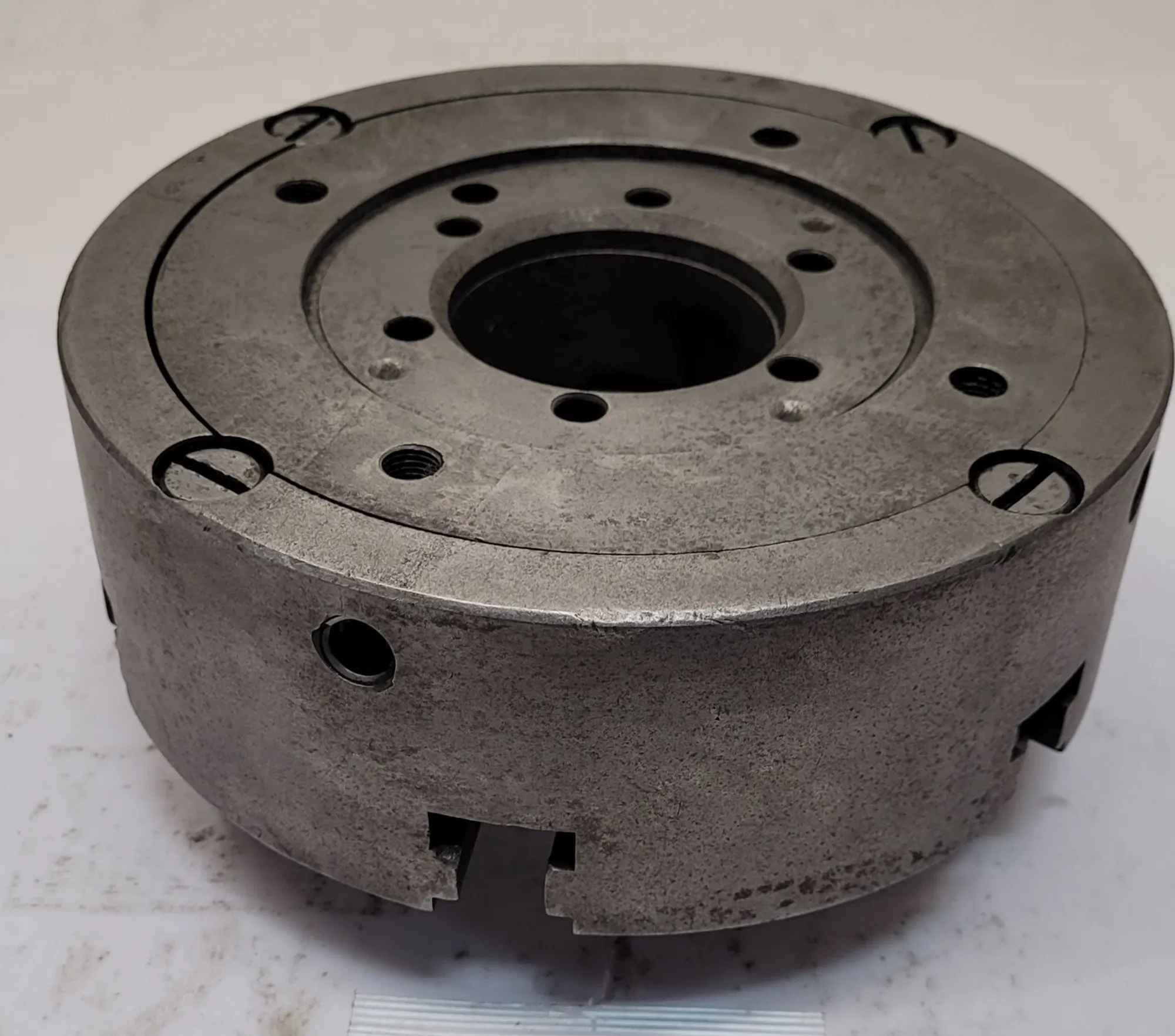 CUSHMAN 8" 3-JAW LATHE CHUCK WITH 2-1/2" CENTER HOLE - MACHINING TOOLING & PARTS
