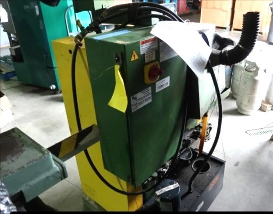 1998 OLIVER 700 DRILL POINT GRINDER, 2HP, 460V, 9" WHEEL, 0.5-3.125" CAP, 80-160° - TOOL GRINDERS