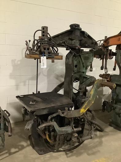 OSBORN 3161 ROTA-LIFT MOLDING MACHINE, TABLE 27.5X29IN, SQZ CYL 16IN, JOLT 2500LBS, WT 3550LBS - METAL FABRICATION