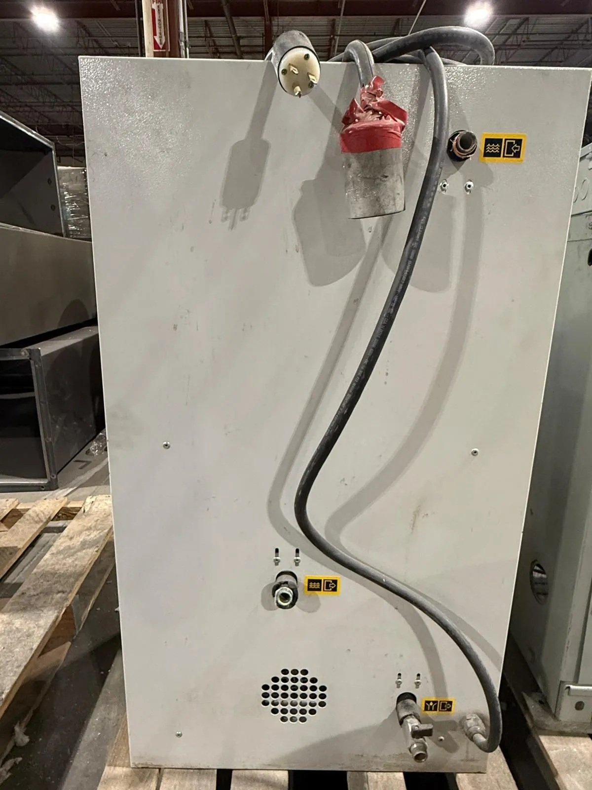 2014 FRIULAIR CWM004-UE CHILLER 0.810 TON 230V 1-PH R407C 90LBS - CHILLERS
