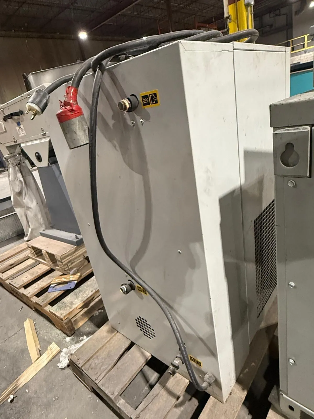 2014 FRIULAIR CWM004-UE CHILLER 0.810 TON 230V 1-PH R407C 90LBS - CHILLERS